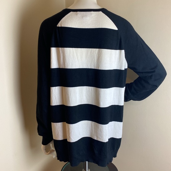 Unisex Michael Kors Sweater - Picture 3 of 5